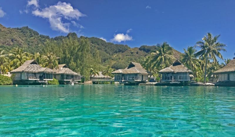 Bora Bora, Acommodations