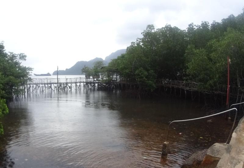 Maquinit Hot Spring in Coron island
