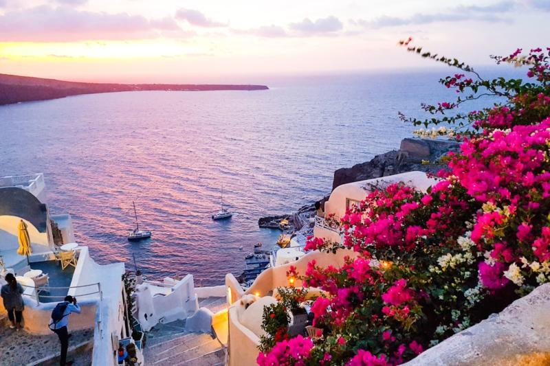 Santorini vacation for singles